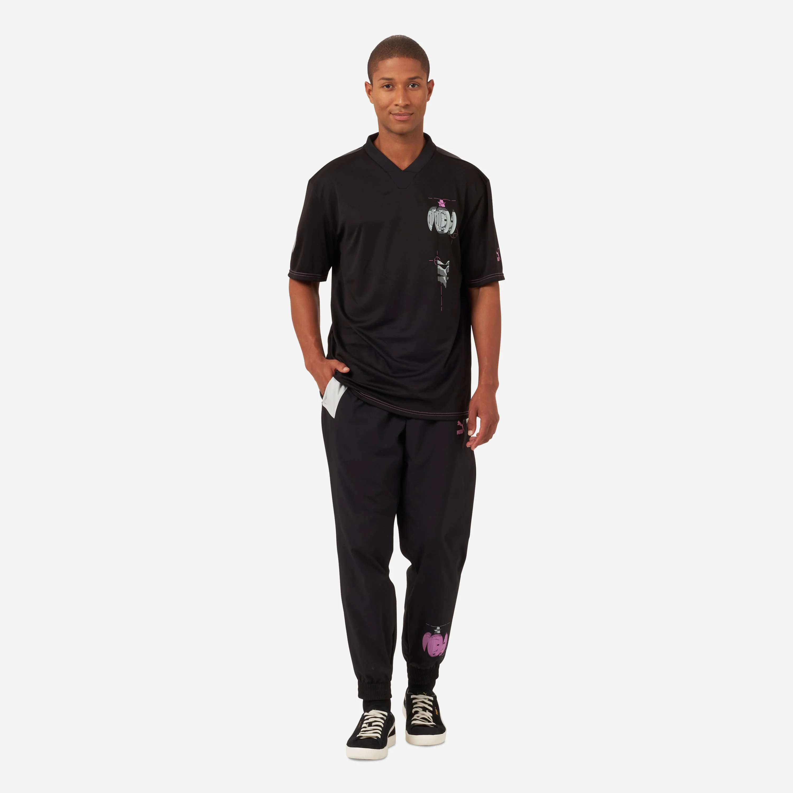 T-SHIRT MILAN SCOLLO A V CON STAMPE E PATCH - Image 3